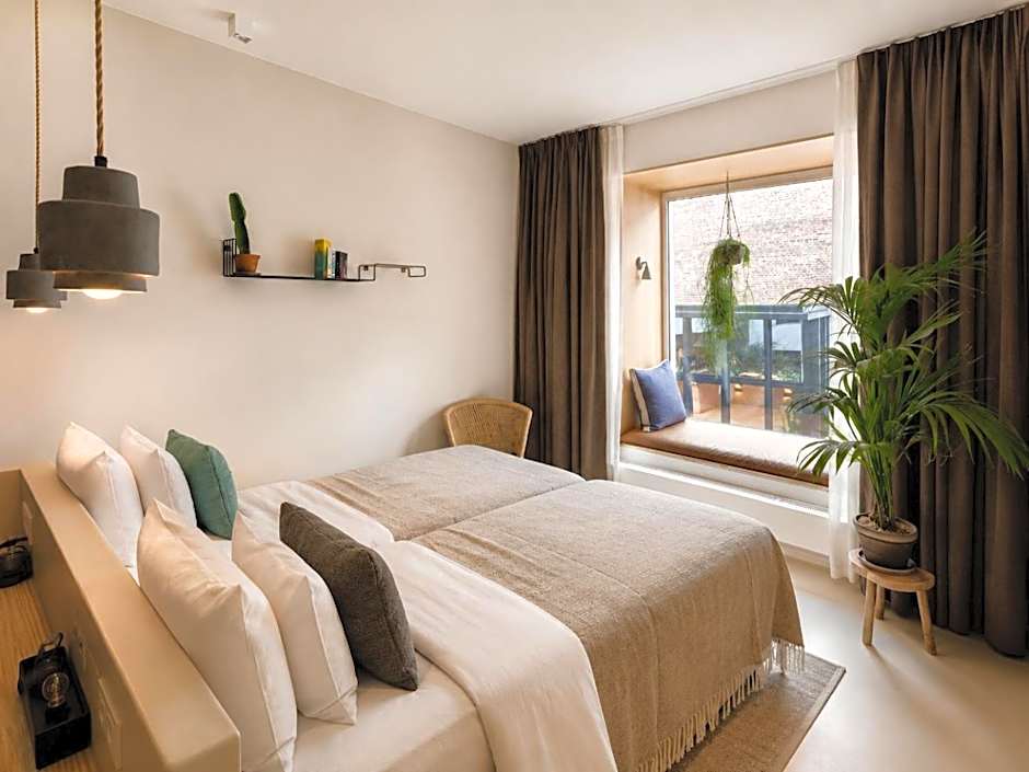 Latroupe Hotel Jardin Secret