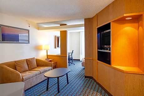 King Suite with Specialty Bathtub and Sofa Bed