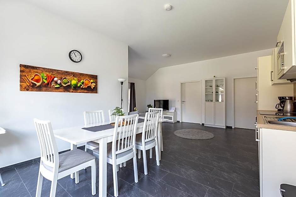 Natura Ferienhaus, Ferienwohnungen in Rhauderfehn , Komfort für Gäste & Firmen ,WLAN & Parkplatz