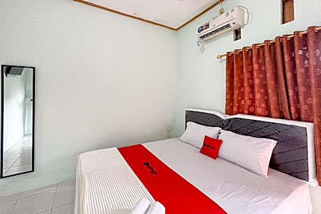 RedDoorz Syariah near RS Bhayangkara Nganjuk