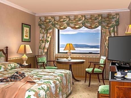 Deluxe Suite with River View