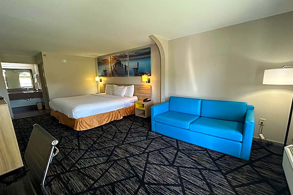 Days Inn & Suites by Wyndham Stockbridge South Atlanta