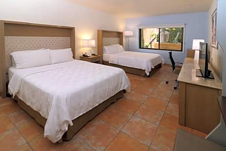 2 Queen Standard Pool View