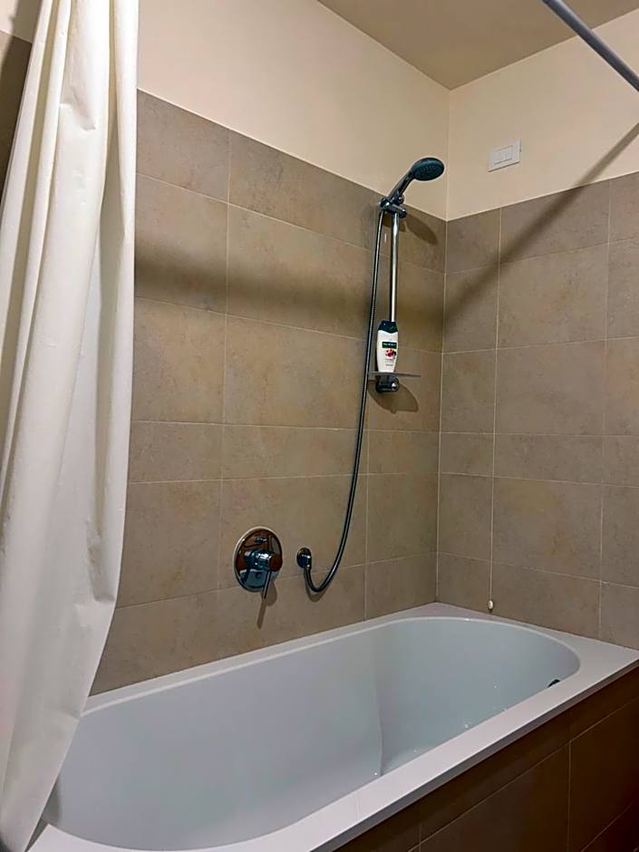 Zdjęcie 1 z 4 — 2 Beds