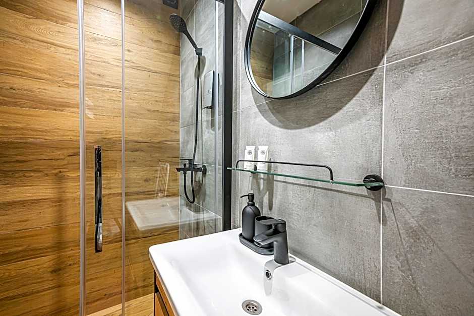 Tamara Suites & Apartments