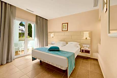 Double or Twin Room with Balcony