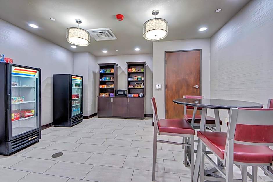 Holiday Inn Express and Suites Oklahoma City North By IHG