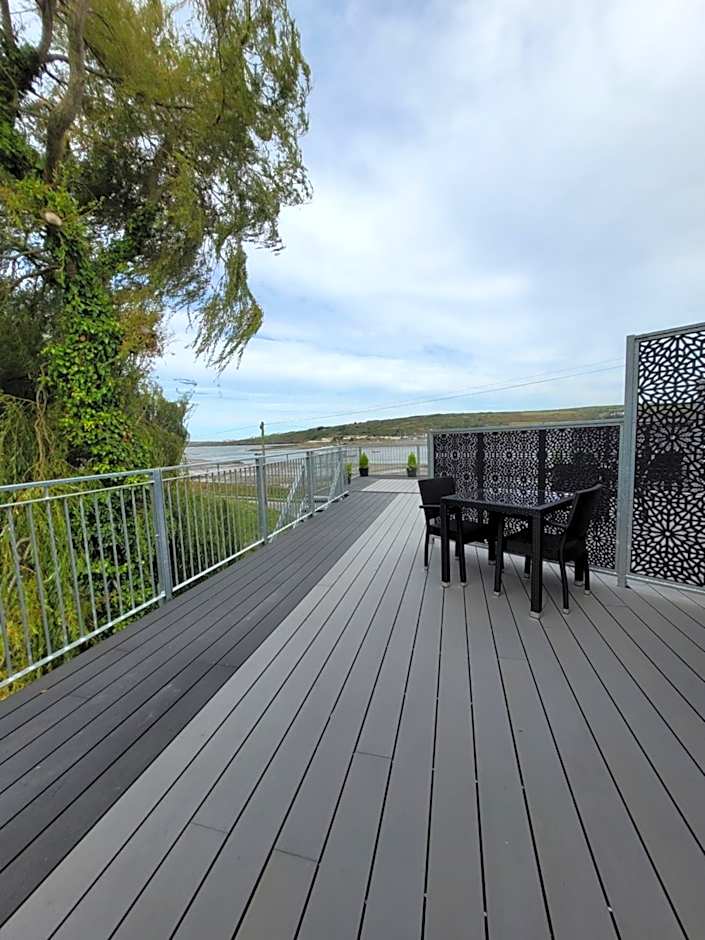 The Teifi Waterside Hotel