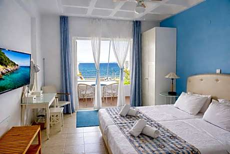 Seafront Studios and Apartments