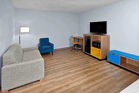 King Studio Suite - Non-Smoking