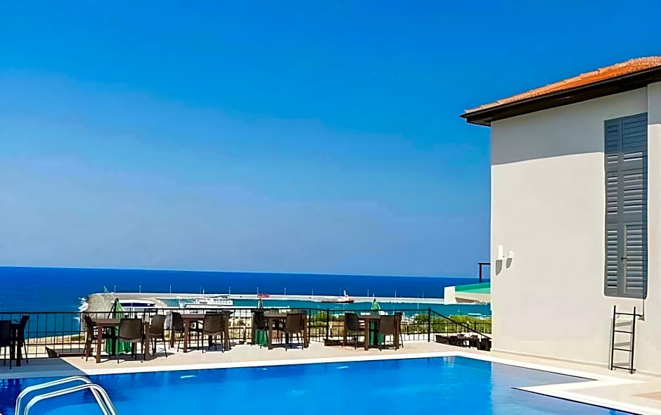 Olivia Palm Hotel