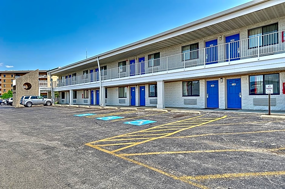 Motel 6-Villa Park, IL - Chicago West