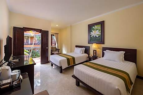 Superior Double or Twin Room with Pool Access