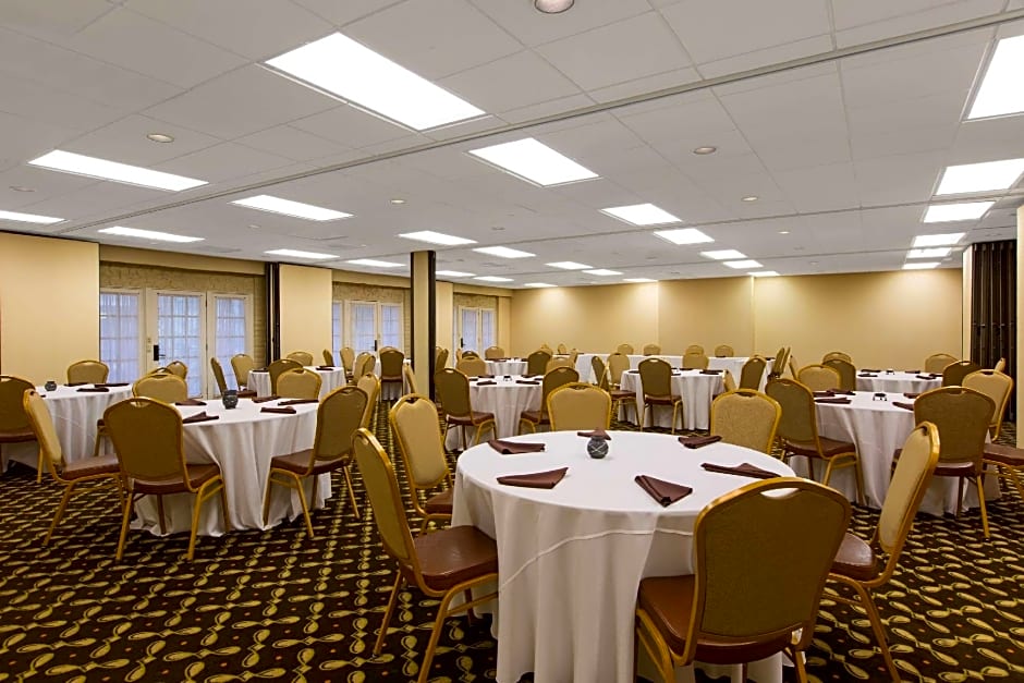 Aksarben Suites – Omaha, NE