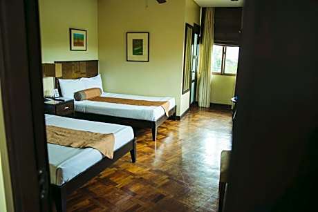 Deluxe Room with Air-conditioner