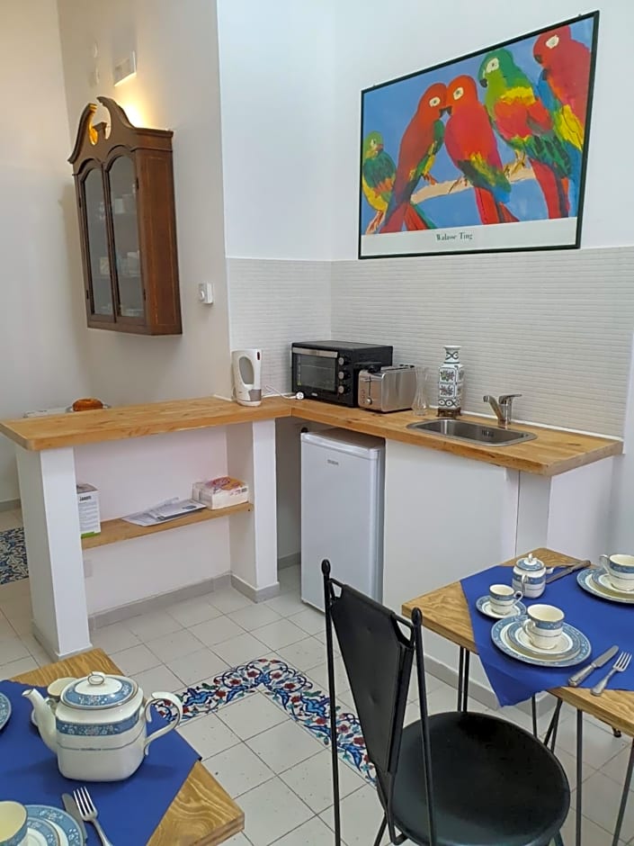 Qu4ttro I D'Angleterre Guest House