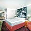 Upper Lake Inn & Suites