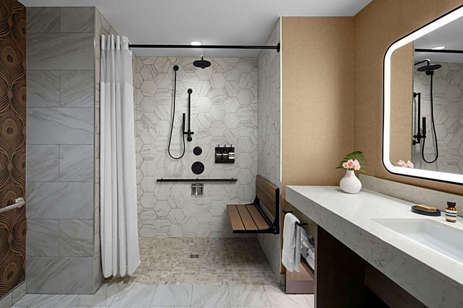 The Dorian, Autograph Collection