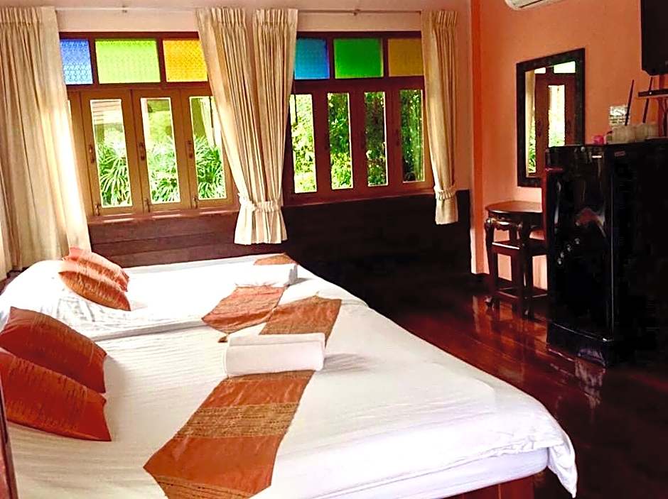 Baan Saranrom