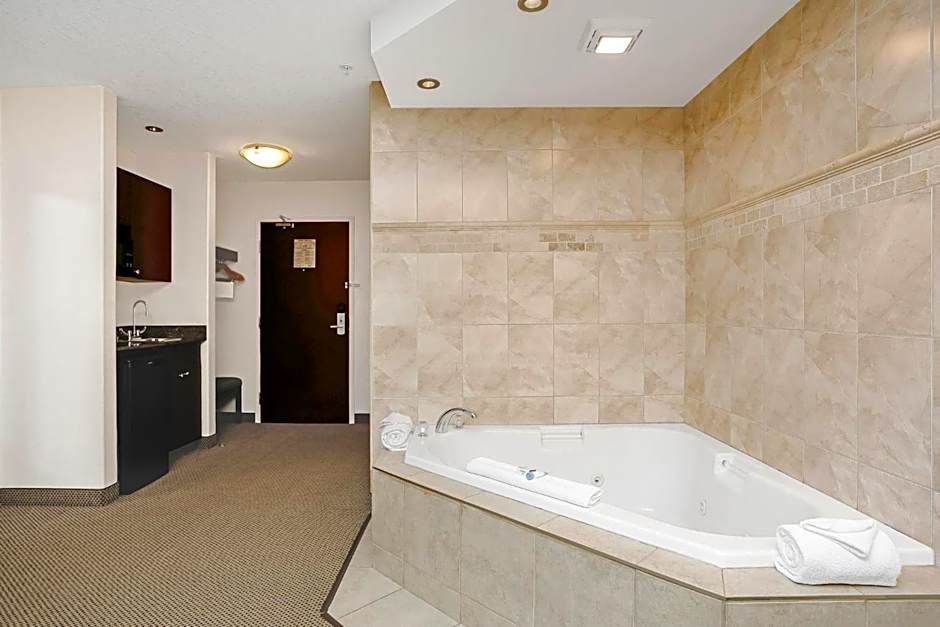 Holiday Inn Express & Suites Whitecourt By IHG