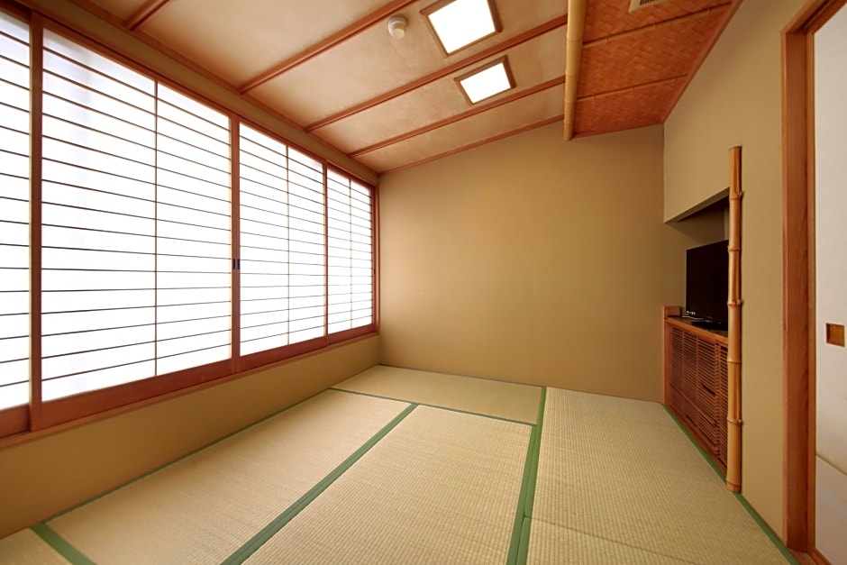 MICASA (Minakami Hot Spring Ryokan)