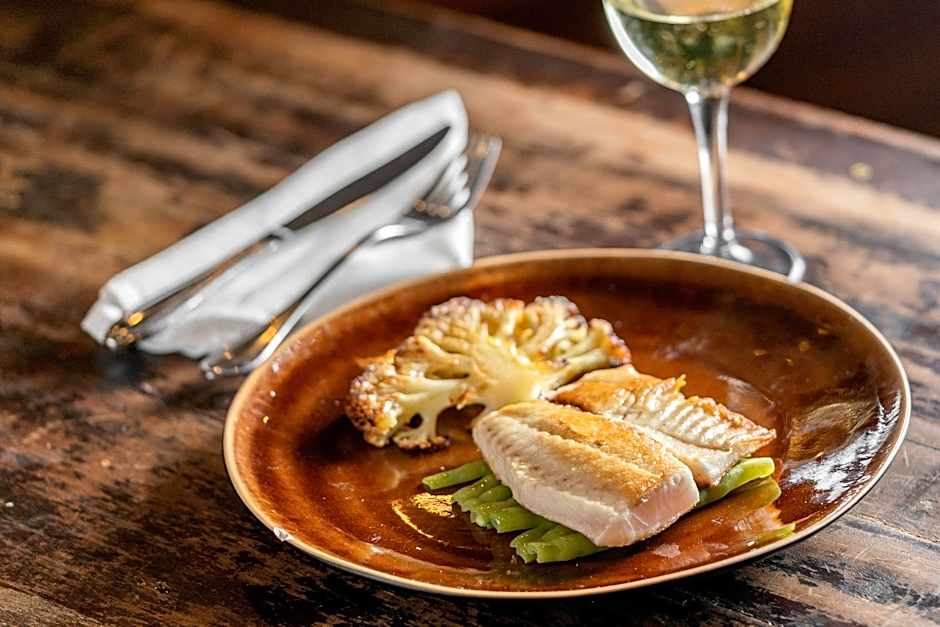 Almenat Embu das Artes Sao Paulo, Tapestry Collect