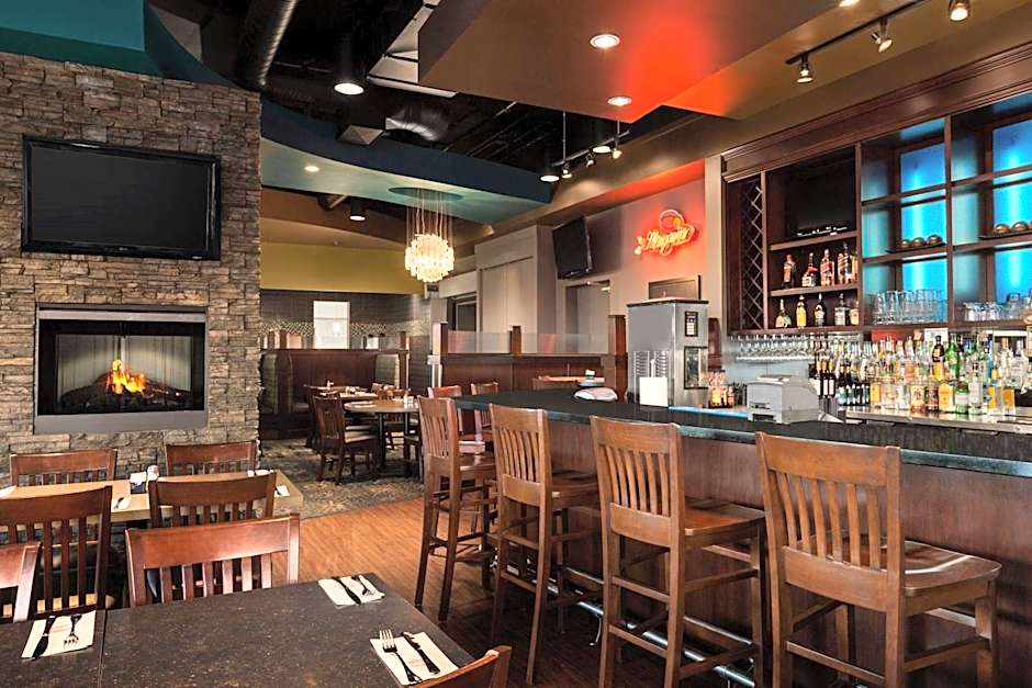 Days Inn & Suites by Wyndham Edmonton Airport