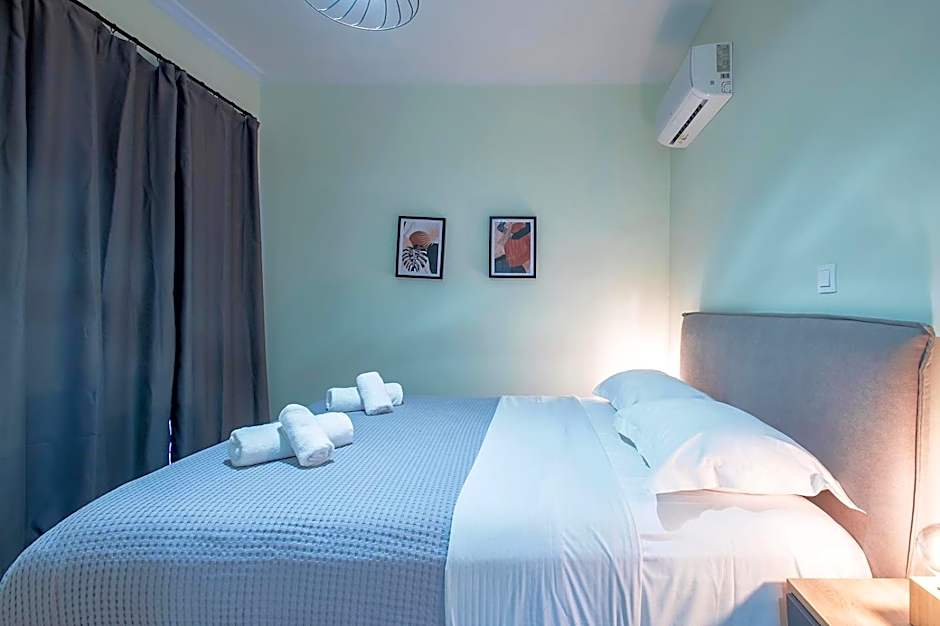 Aris123 by Smart Cozy Suites - Apartments in the heart of Athens - 5 minutes from metro - Available 24hr
