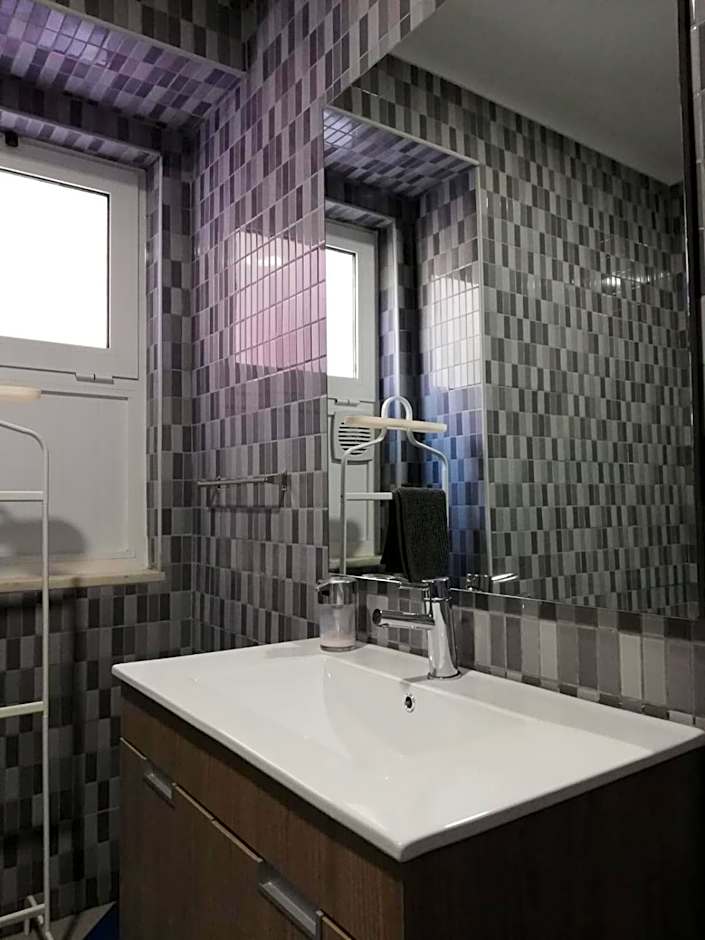 BED&SHOWER Moscavide -Self Check-In