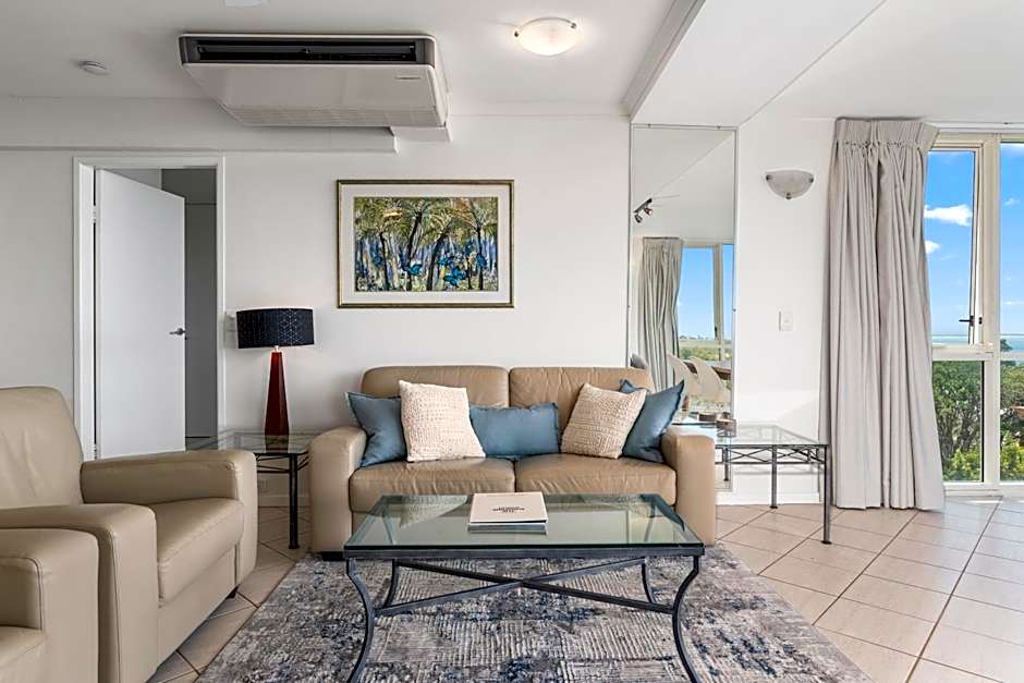 84 The Spit Holiday Apartments