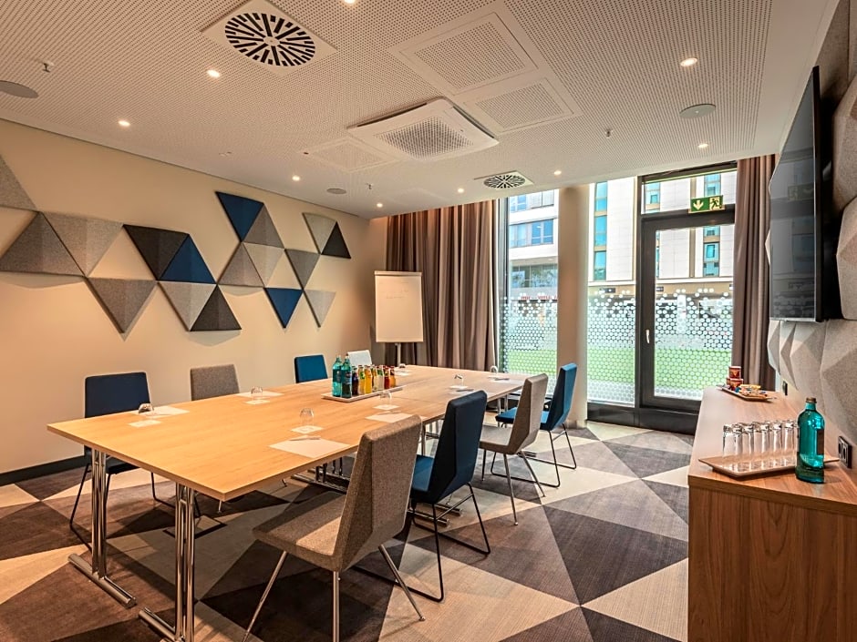Holiday Inn Express Dusseldorf- Hauptbahnhof By IHG