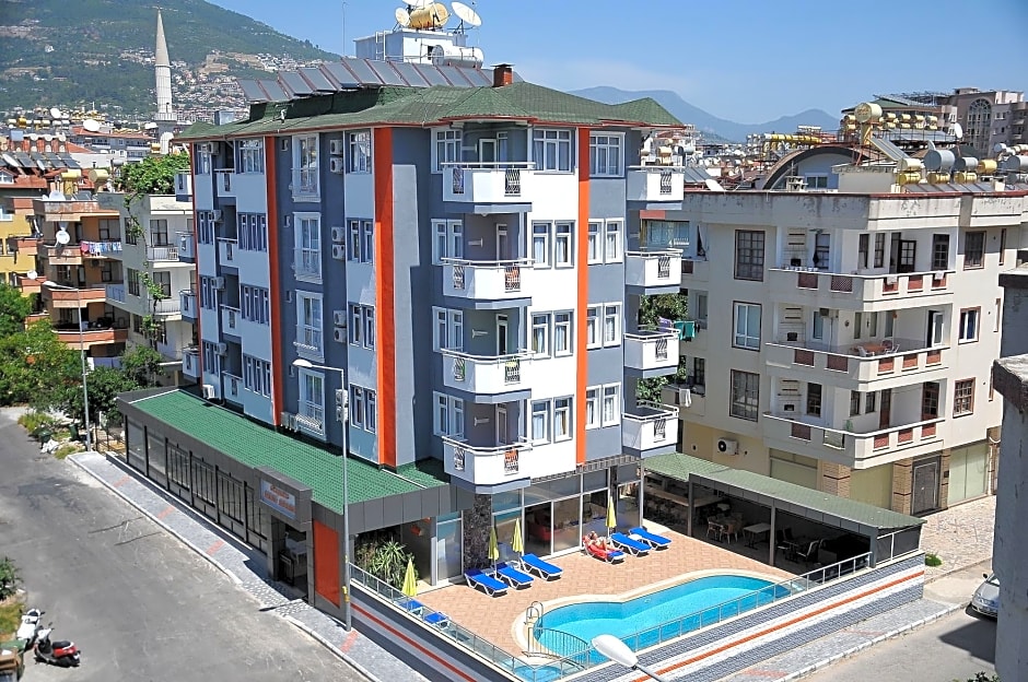 Cleopatra King Apart