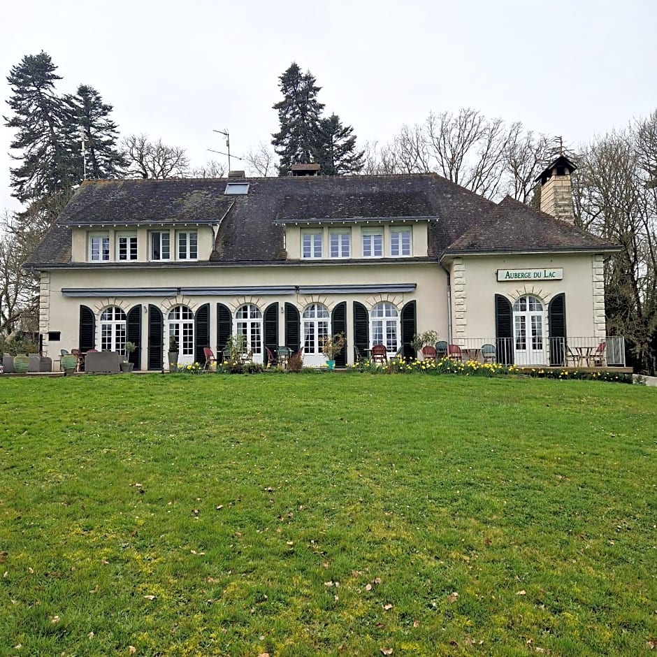 Aux Berges du Lac de Mondon