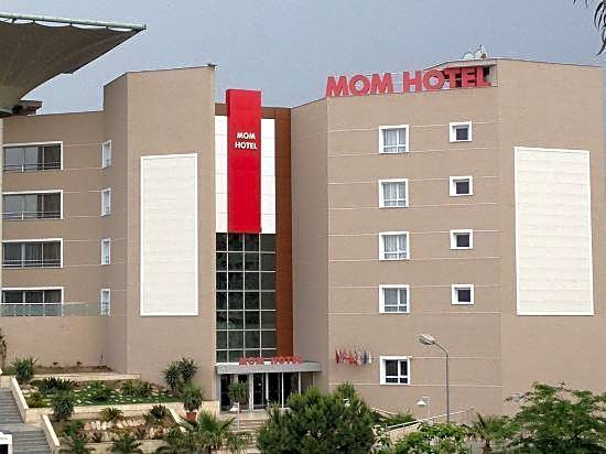 Mom Hotel
