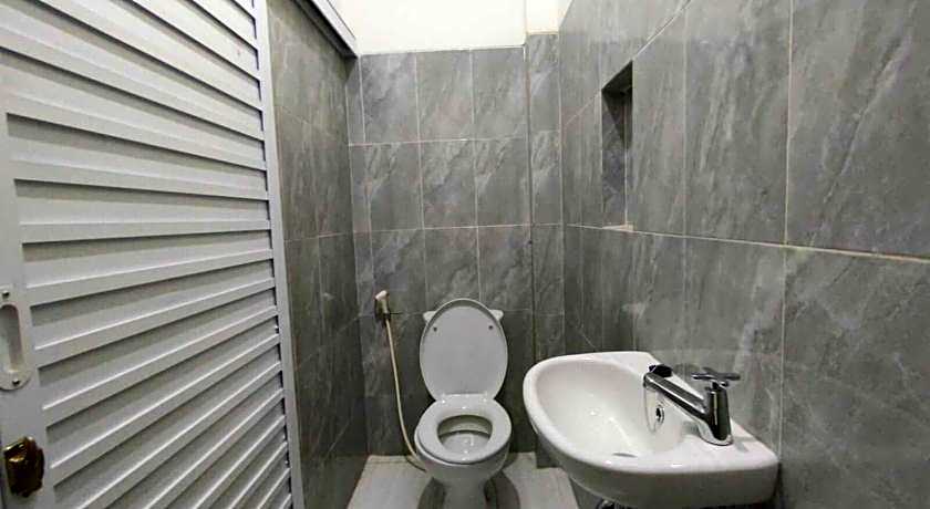 RedDoorz near Rita Super Mall Purwokerto