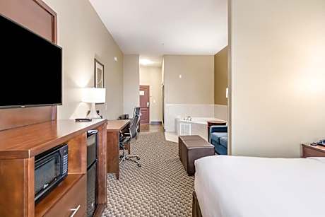 King Suite with Whirlpool - Non-Smoking