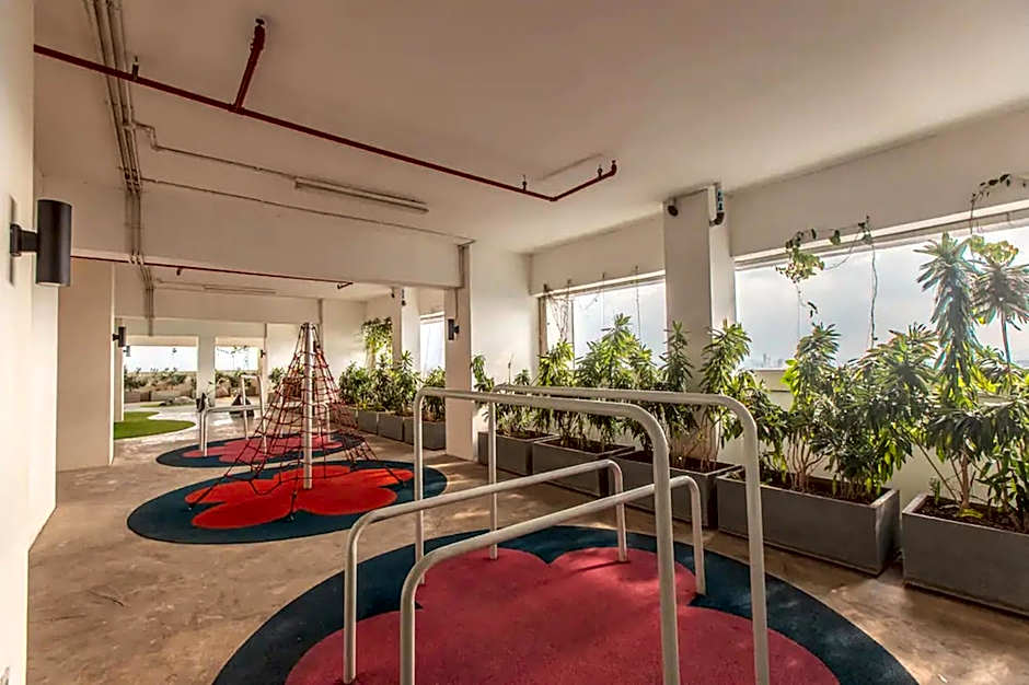 RedLiving Apartemen Grand Kamala Lagoon - Pekayon Tower Barclay North