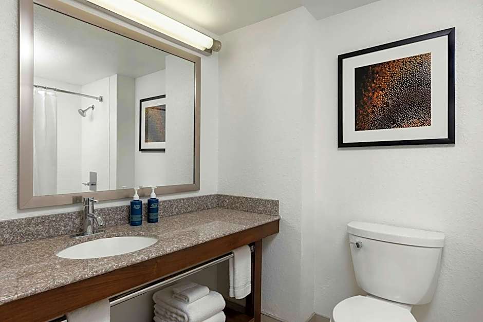 Four Points by Sheraton Milwaukee Airport