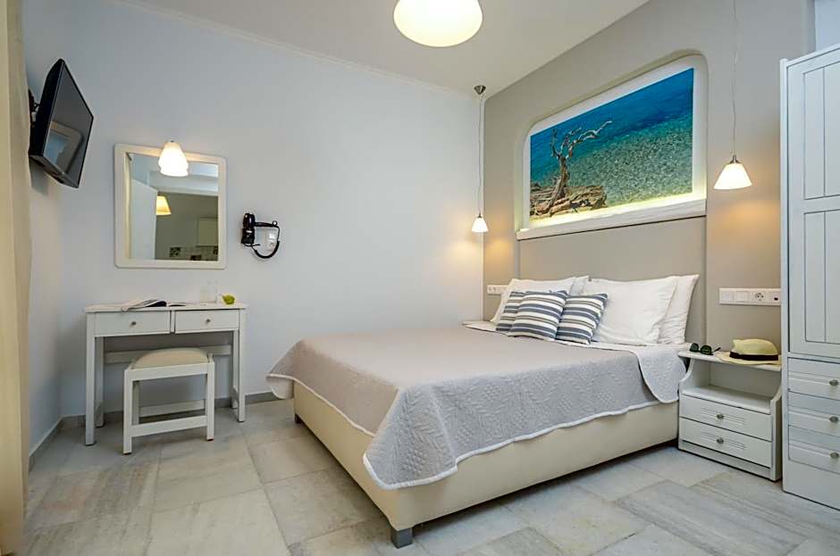 Birikos Studios & Apartments