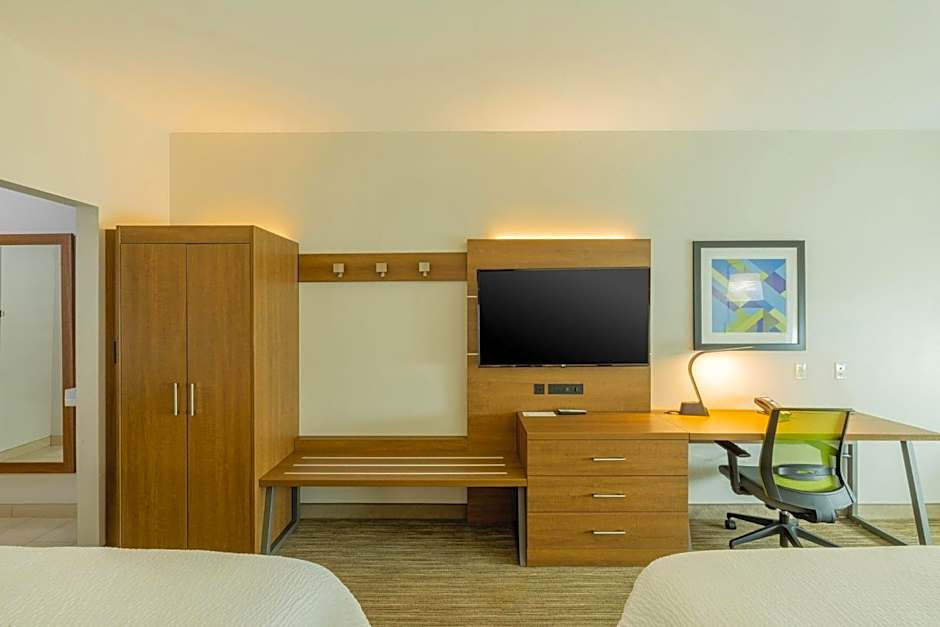 Holiday Inn Express & Suites Lindale – Tyler