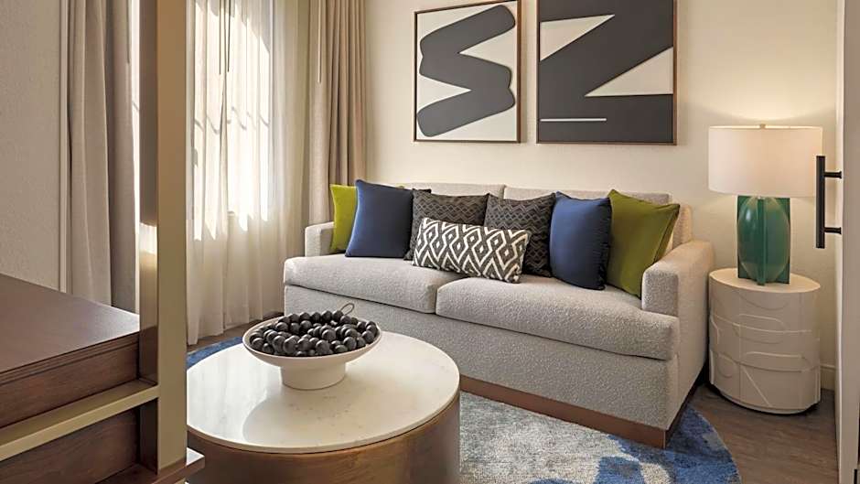 Burton House, Beverly Hills, A Tribute Portfolio Hotel