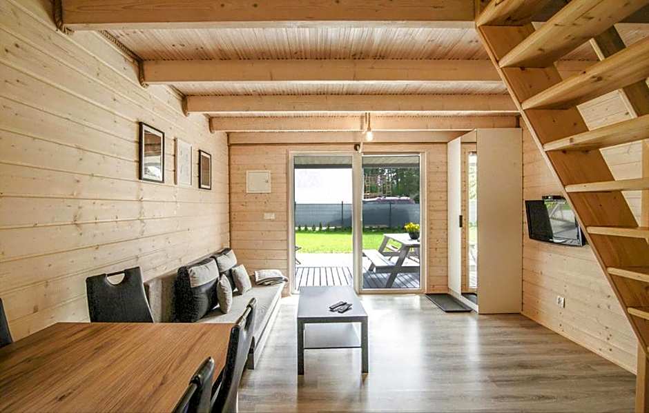 Ostoja Sosnowa Czarny Mlyn, kompleks dwóch domkow