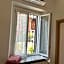 Room Saronno + B&B