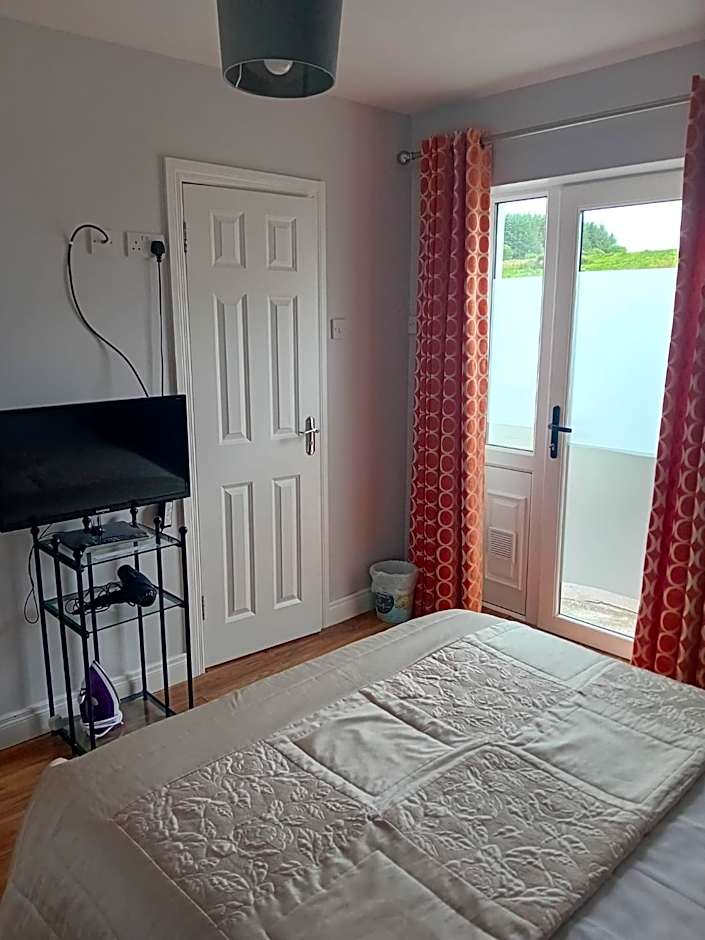 An Charraig Ban on the wild Atlantic way F94WT02