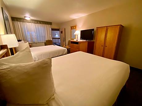 2 QUEEN BEDS,NSMK,PETFRD,FLATSC,MINFRG,FULL BREAKFAST