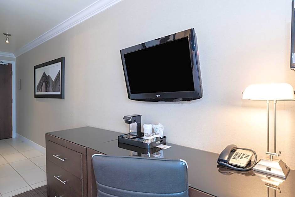 Sandman Signature Edmonton South Hotel