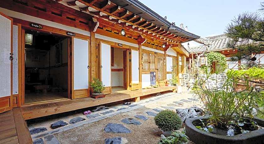 Happiness Full Hanok Guesthouse Jeonju