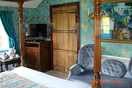 En-Suite Four Poster Room