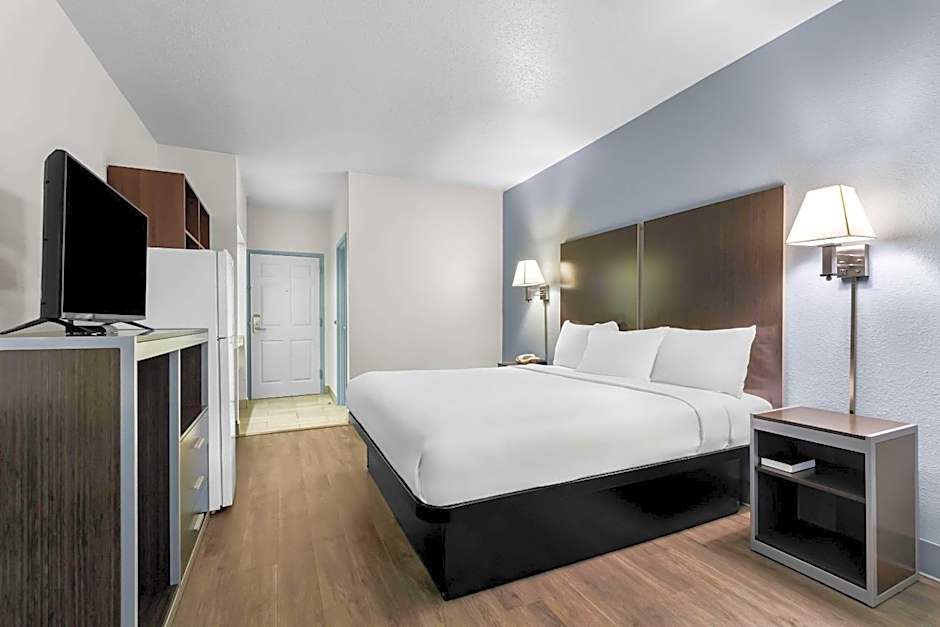 Suburban Studios Chattanooga Northeast - Ooltewah