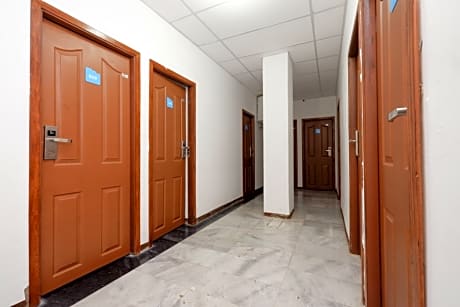 RedDoorz near Kota Lama Semarang
